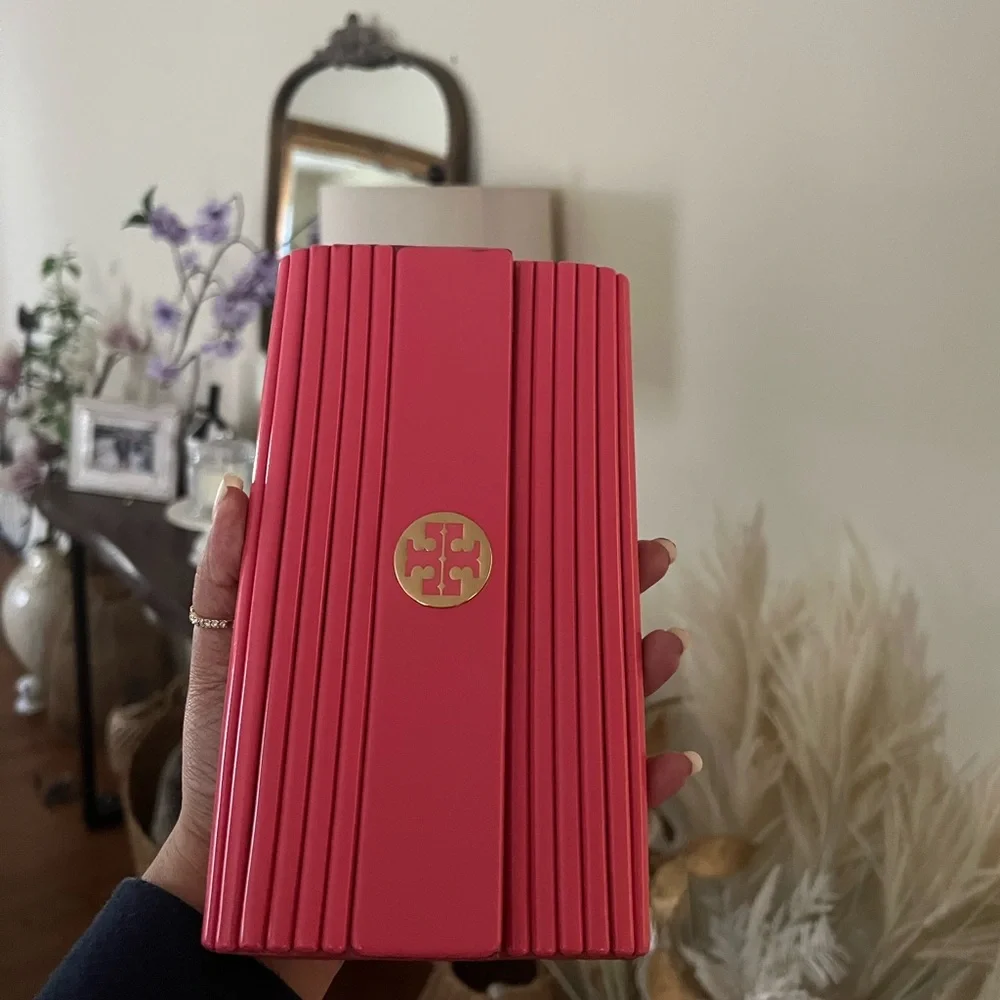 TORY BURCH | PVC Clutch 💖✨